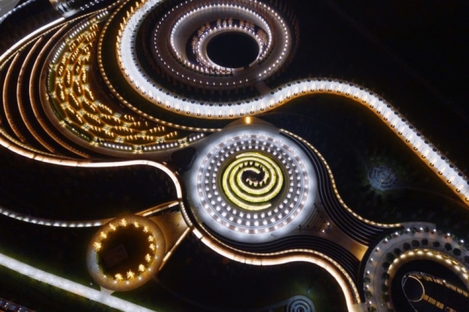 hinh anh ao dieu tren khap the gioi ve mua dong nam 2018