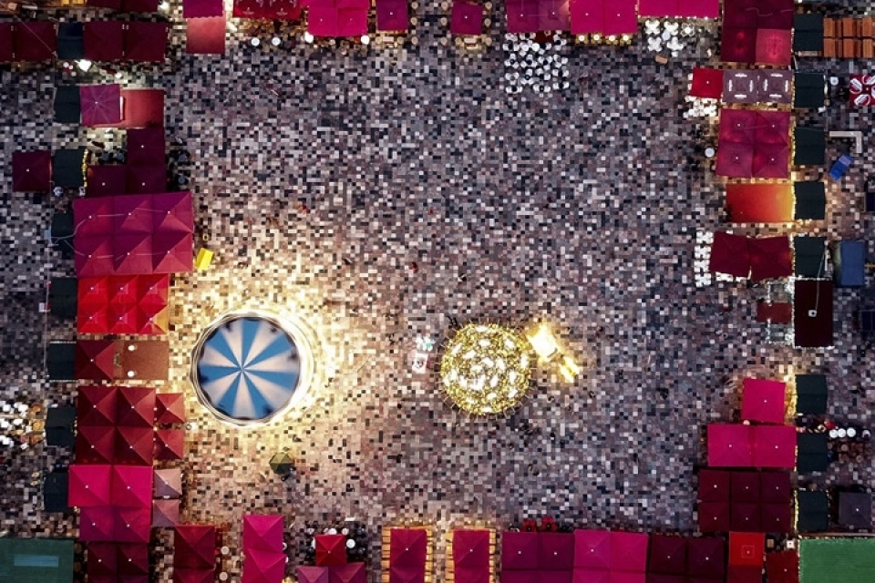 hinh anh ao dieu tren khap the gioi ve mua dong nam 2018