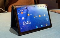 lg ra smartphone man hinh gap doi dau samsung va huawei