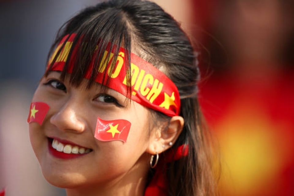 ngat ngay voi cac bong hong tren khan dai asian cup 2019