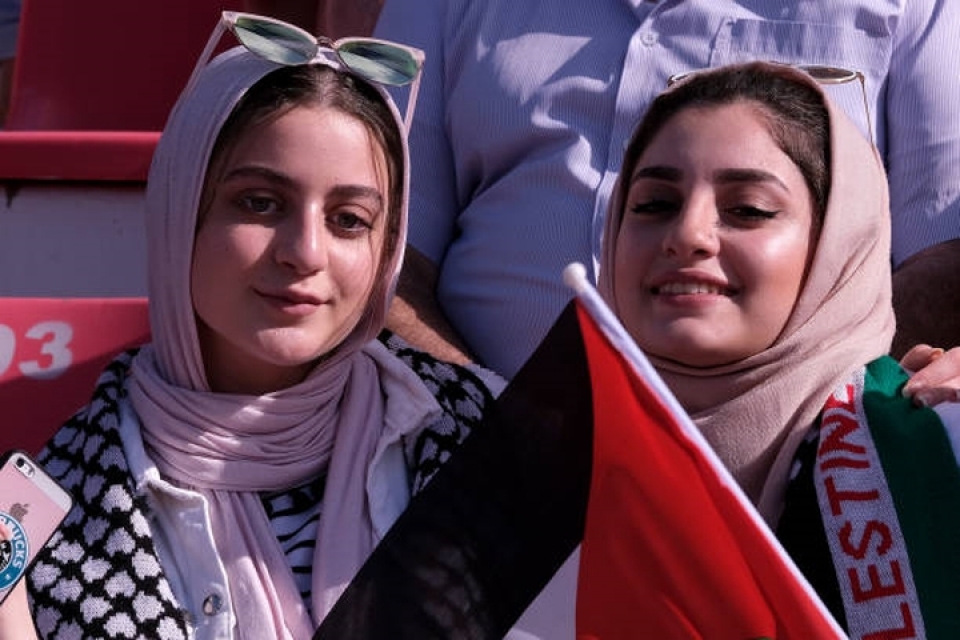 ngat ngay voi cac bong hong tren khan dai asian cup 2019