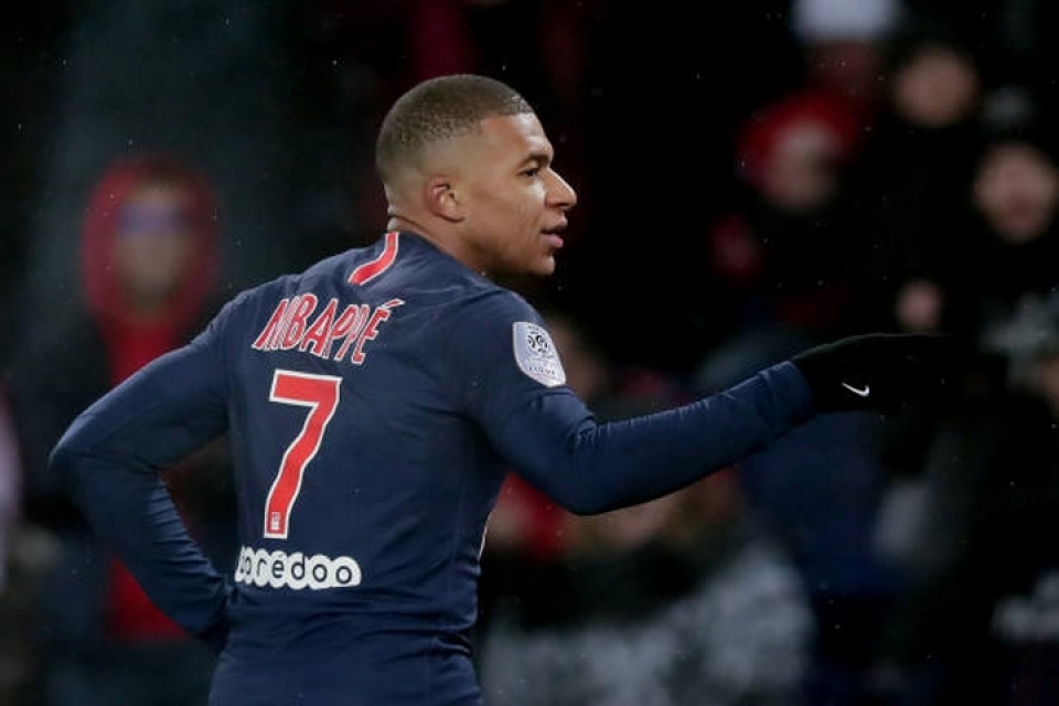 cuoc dua chiec giay vang chau au cu nhay vot cua mbappe