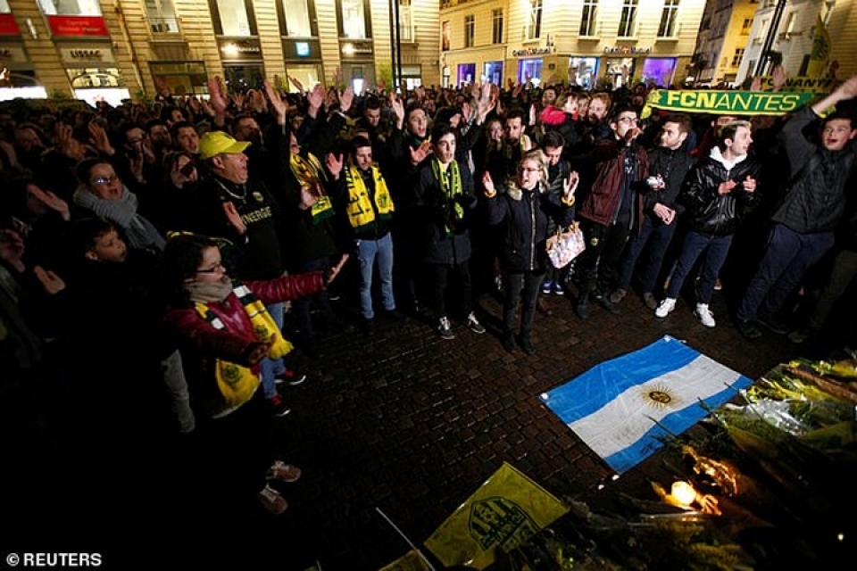 toan canh vu may bay mat tich khi cho emiliano sala toi hoi quan cung cardiff