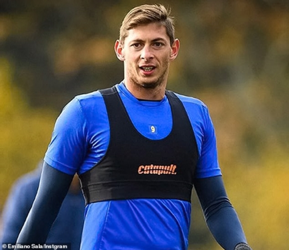 toan canh vu may bay mat tich khi cho emiliano sala toi hoi quan cung cardiff