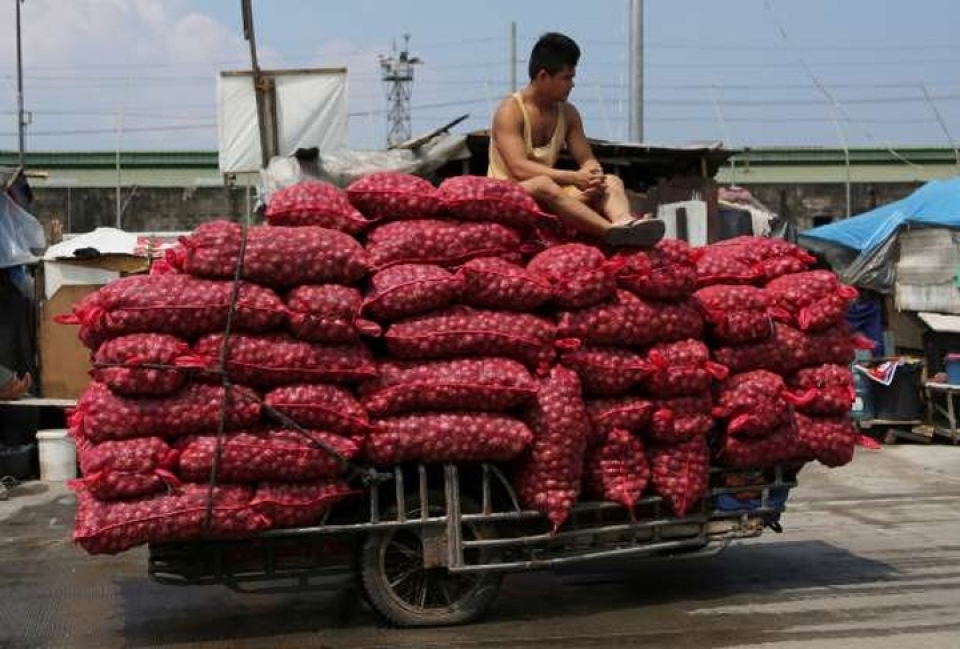 kinh ngac truoc nhung sieu xe cho hang qua tai den kho tin