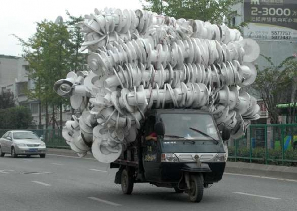 kinh ngac truoc nhung sieu xe cho hang qua tai den kho tin