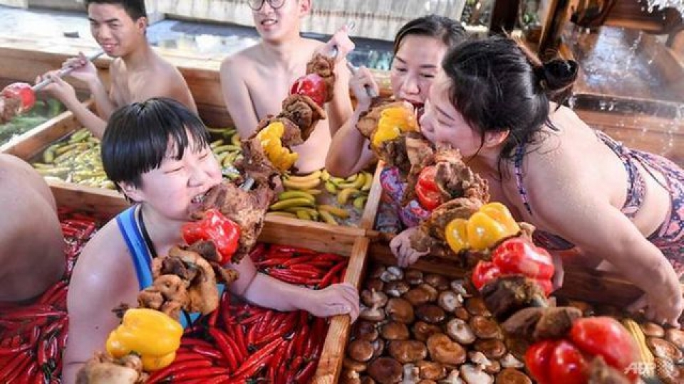 dich vu tam lau no ro o trung quoc