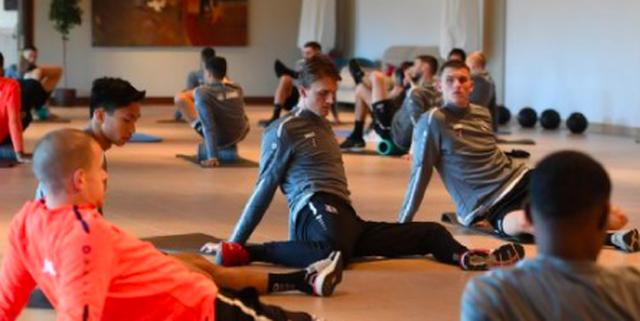 cau thu heerenveen khen van hau trong chuyen tap huan o tay ban nha