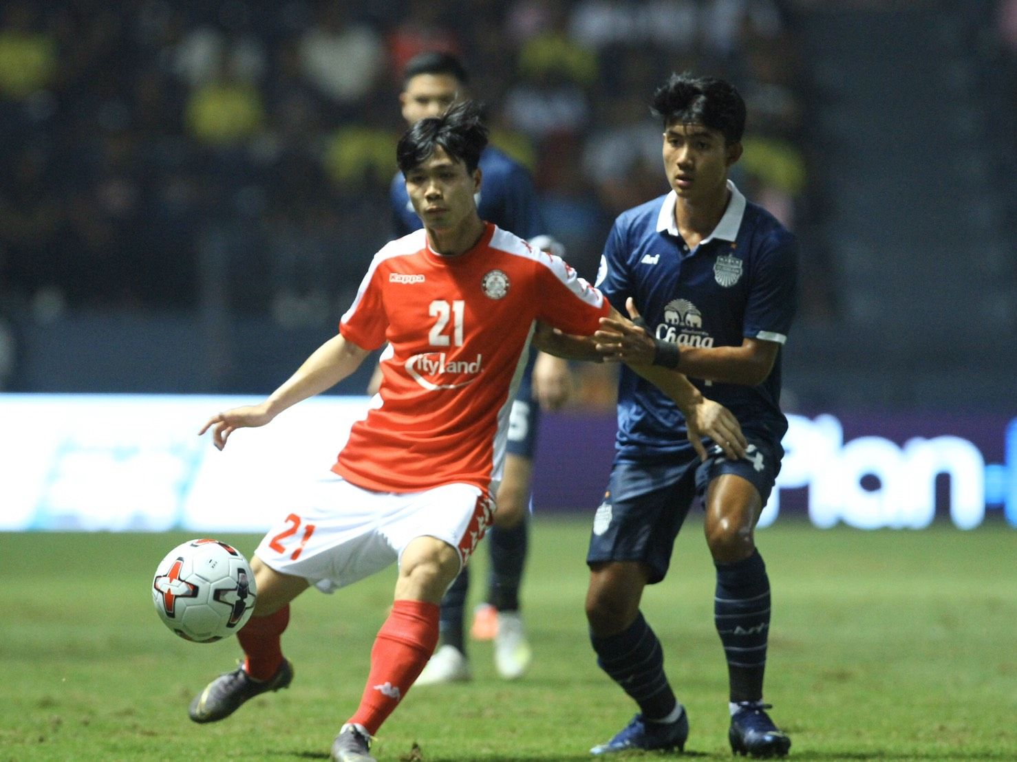hlv buriram united het loi khen ngoi cong phuong