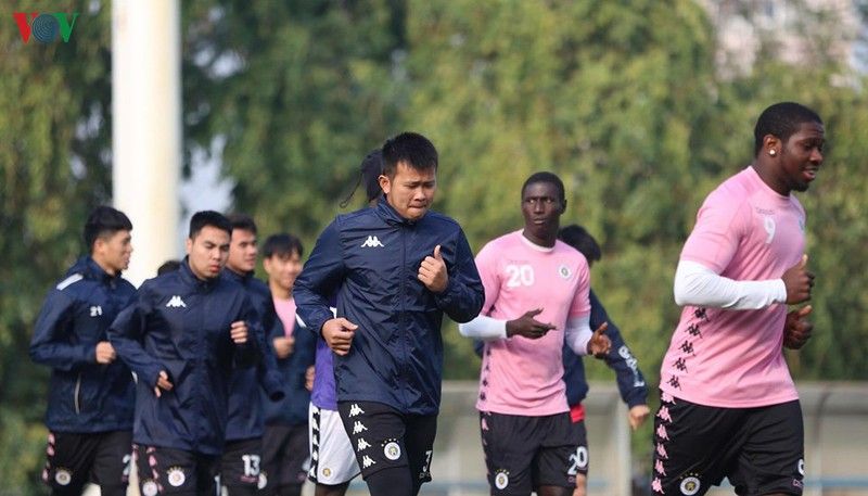 can canh buoi tap khai xuan cua quang hai dinh trong va ha noi fc