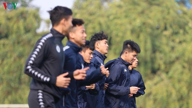 can canh buoi tap khai xuan cua quang hai dinh trong va ha noi fc