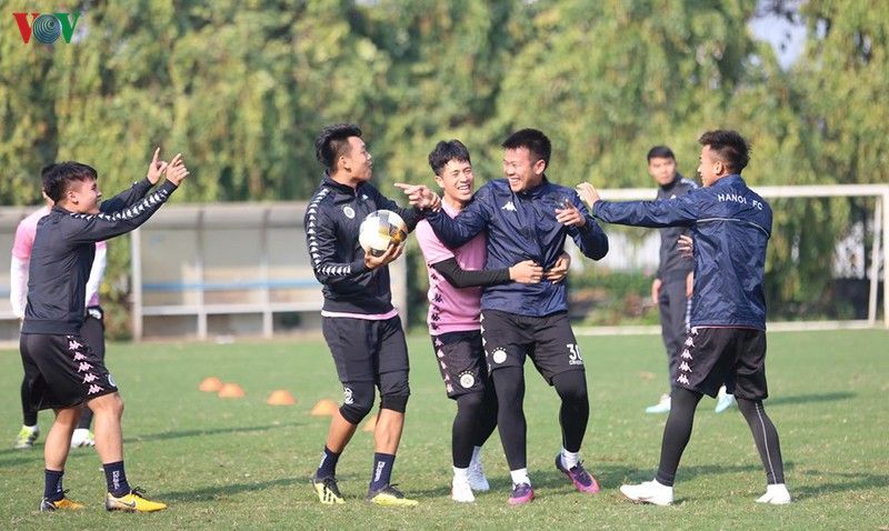 can canh buoi tap khai xuan cua quang hai dinh trong va ha noi fc