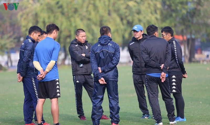 can canh buoi tap khai xuan cua quang hai dinh trong va ha noi fc