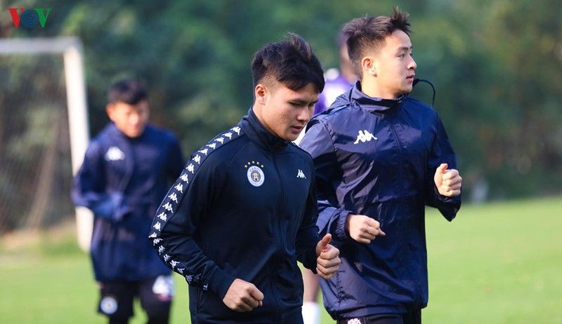 can canh buoi tap khai xuan cua quang hai dinh trong va ha noi fc