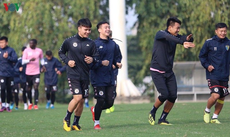 can canh buoi tap khai xuan cua quang hai dinh trong va ha noi fc