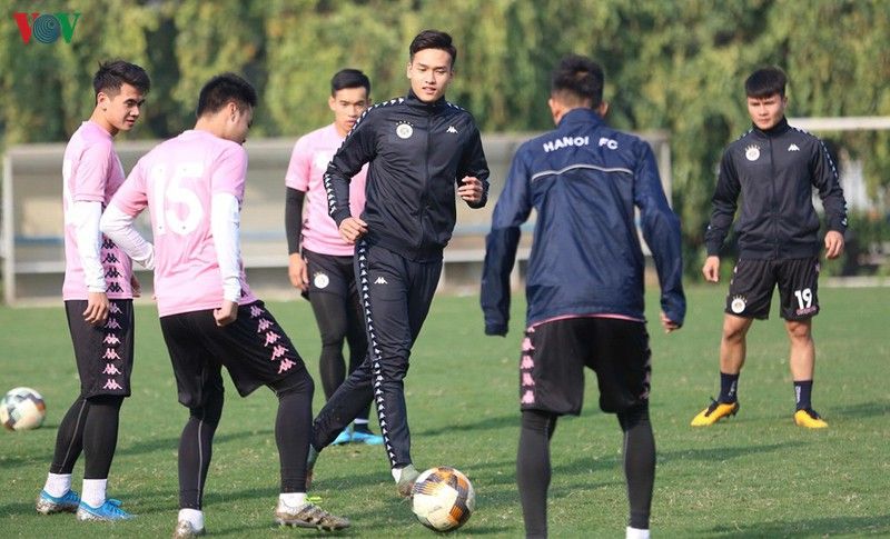 can canh buoi tap khai xuan cua quang hai dinh trong va ha noi fc