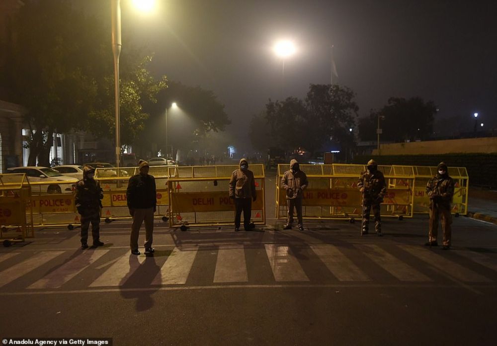 Không khí đón năm mới 2021 trái ngược nhau ở châu Á