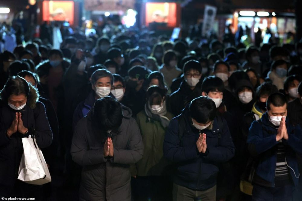 Không khí đón năm mới 2021 trái ngược nhau ở châu Á