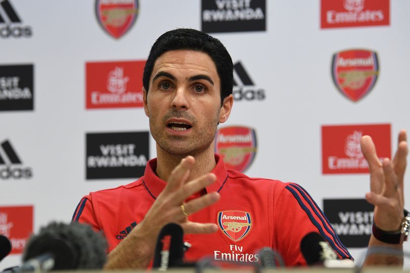 Chuyển nhượng cầu thủ hôm nay 8/1: Liverpool chưa mua sắm thay Van Dijk vẫn dẫn đầu Ngoại hạng Anh