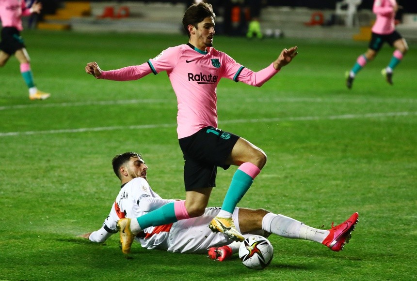 Messi ghi dấu ấn giúp Barcelona vào tứ kết Cúp Nhà vua