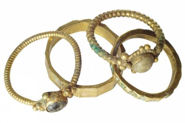 Ba Lan: Phát hiện kho báu quý hiếm thời trung cổ