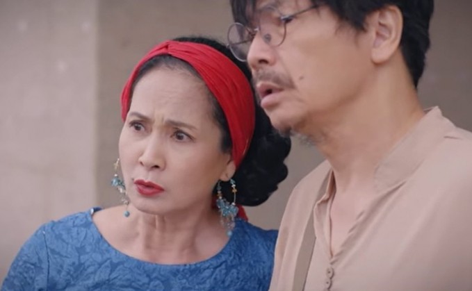 Thương ngày nắng về: NSND Lan Hương gây cười với thời trang lòe loẹt xanh đỏ