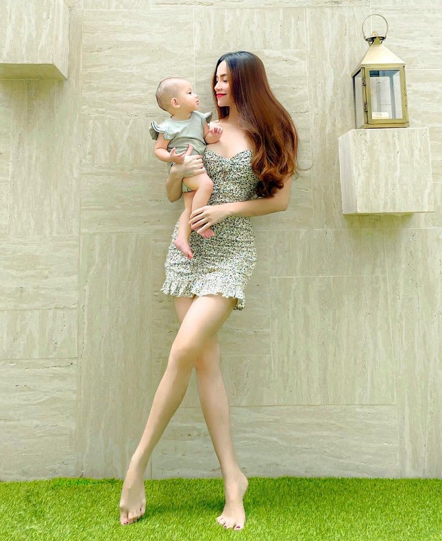 Thời trang đồ đôi xinh đẹp của Hồ Ngọc Hà bên con gái Lisa