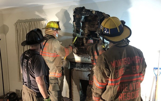 Hy hữu: Cảnh sát giải cứu tên trộm đột nhập và kẹt trong ống khói