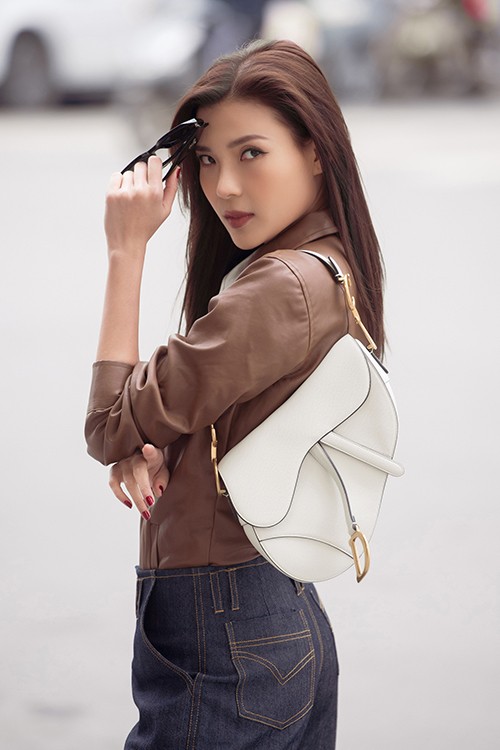 Thúy Diễm thực hiện bộ ảnh kỷ niệm thời tiết Hà Nội giá lạnh