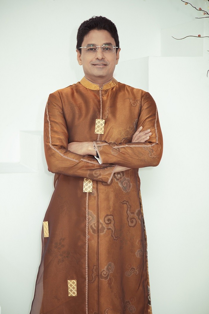 Gia đình Hoa hậu Diệu Hoa 'khoe' nhan sắc rạng rỡ thực hiện bộ ảnh dịp Tết đến Xuân về