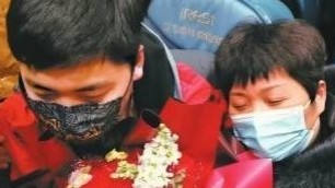 Trung Quốc: Mẹ và con trai đoàn tụ sau 24 năm cậu bé bị bắt cóc