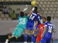 cau thu thi dau trong nhieu nam voi mot la phoi