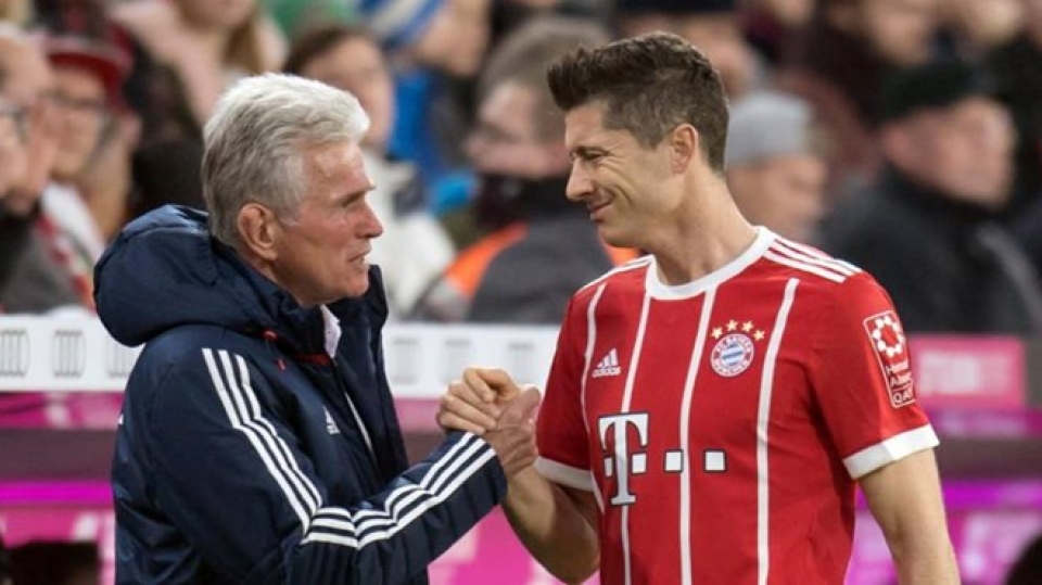 robert lewandowski sap san bang ky luc cua hlv jupp heynckes