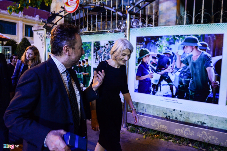 dai su cac nuoc eu tham quan pho di bo duong sach tai tp ho chi minh