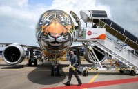 singapore han che truyen thong tai hien truong khung bo