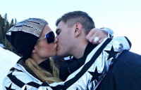 justin bieber bat ngo dinh hon voi nguoi dep hailey baldwin