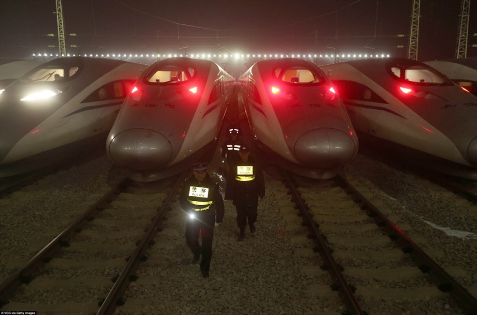 trung quoc doi tau cao toc phuc vu cuoc di chuyen lon nhat lich su