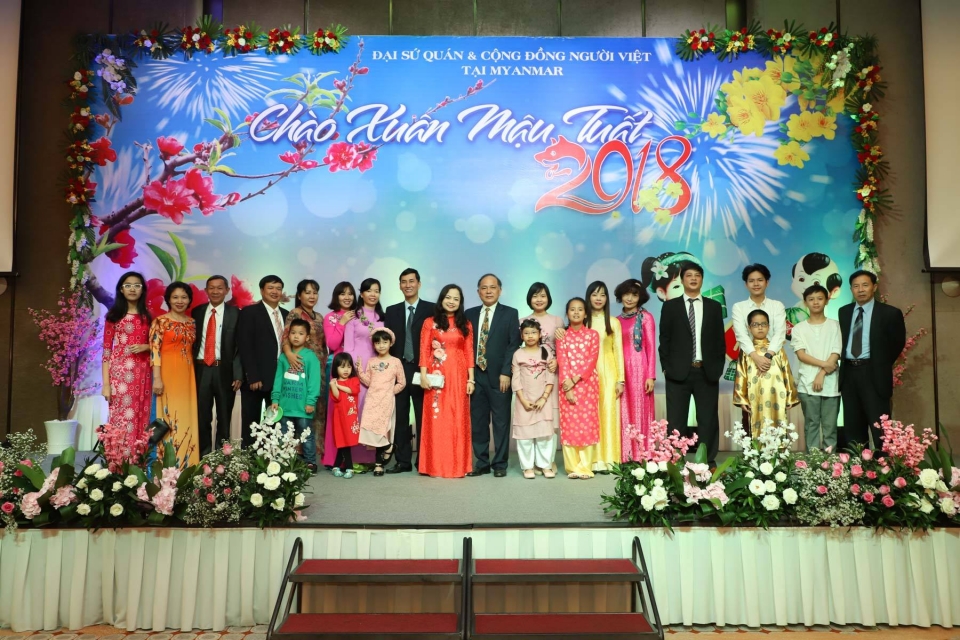 cong dong nguoi viet tai myanmar tung bung don xuan mau tuat 2018