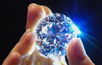 Vẻ đẹp của viên kim cương “tuyệt phẩm từ lòng đất”