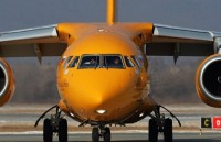 tuong len nham chuyen bay hanh khach mo luon cua thoat hiem de ra ngoai