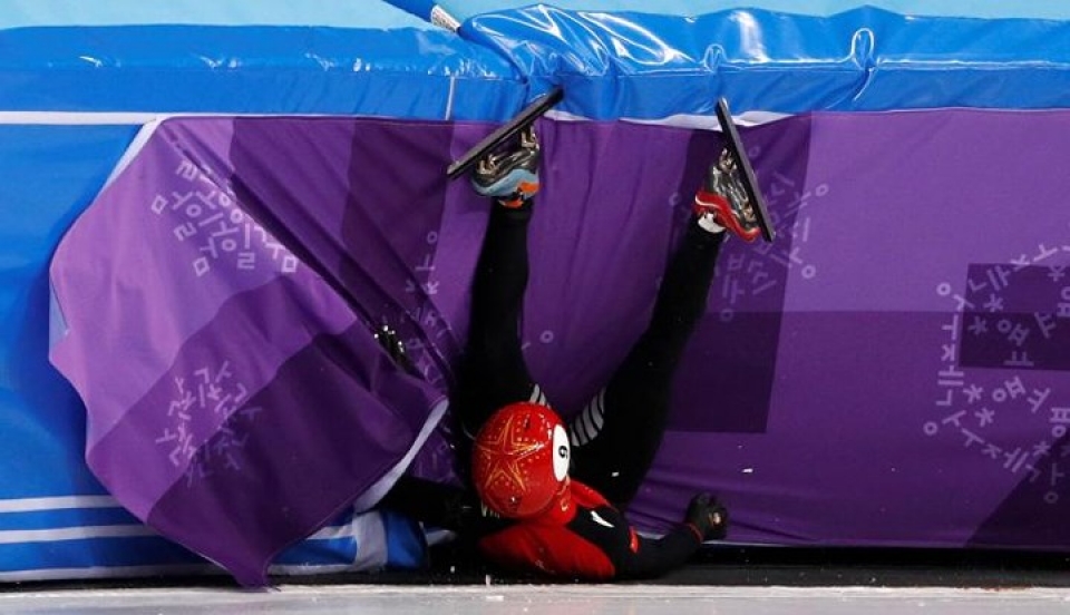 Những pha ngã “khó đỡ” của các VĐV tại Olympic PyeongChang nhung pha nga kho do cua cac vdv tai olympic pyeongchang