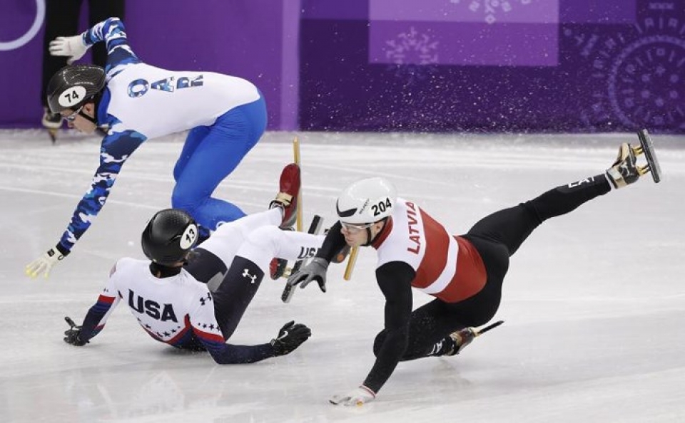 Những pha ngã “khó đỡ” của các VĐV tại Olympic PyeongChang nhung pha nga kho do cua cac vdv tai olympic pyeongchang