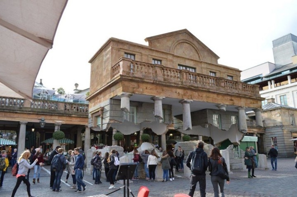 doc dao nhung buc tuong bat chap moi dinh luat vat ly