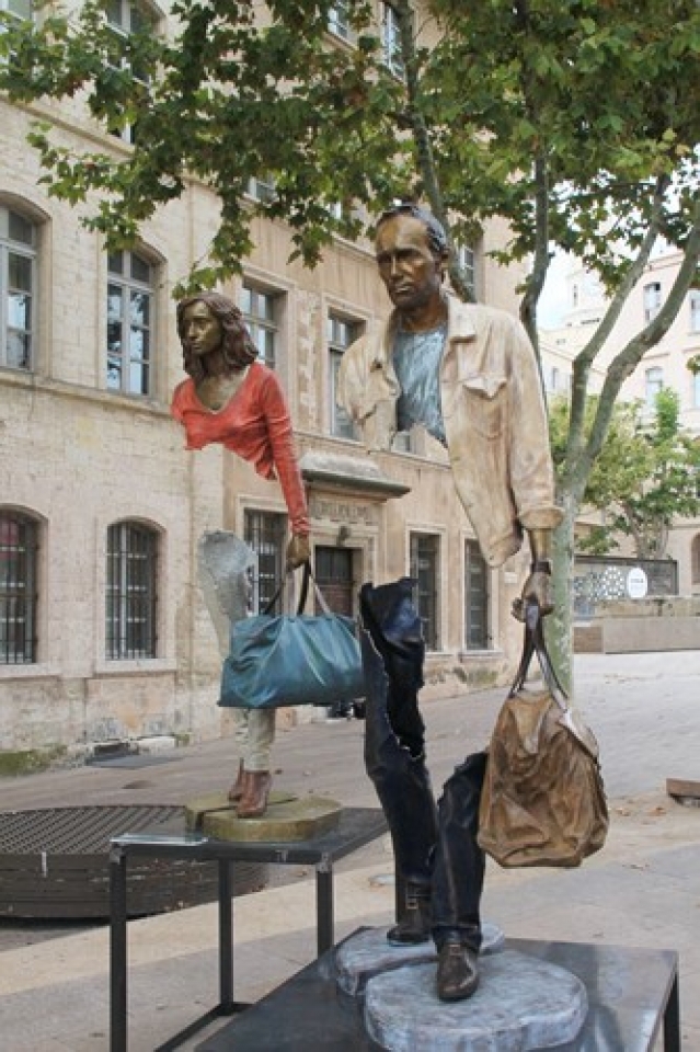 doc dao nhung buc tuong bat chap moi dinh luat vat ly