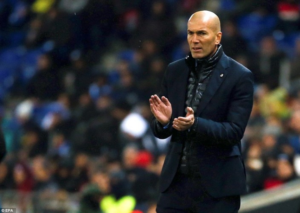 zidane ly giai ly do real khong xep hang vinh danh barcelona