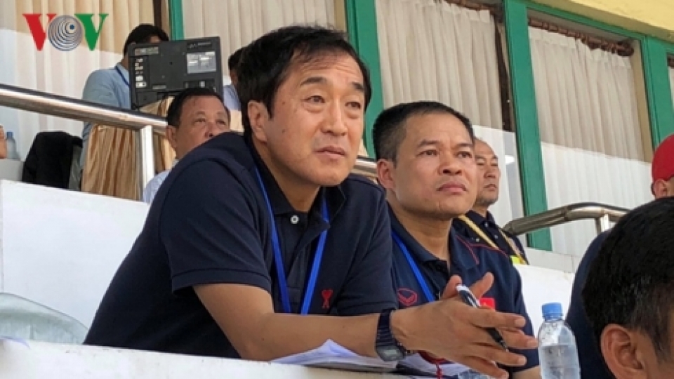 hlv lee young jin sang campuchia soi gio u22 viet nam