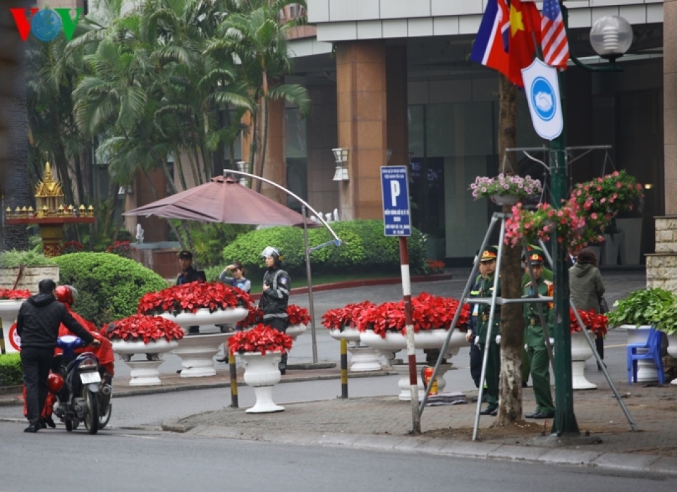 ha noi ron rang co hoa don mung hoi nghi thuong dinh my trieu