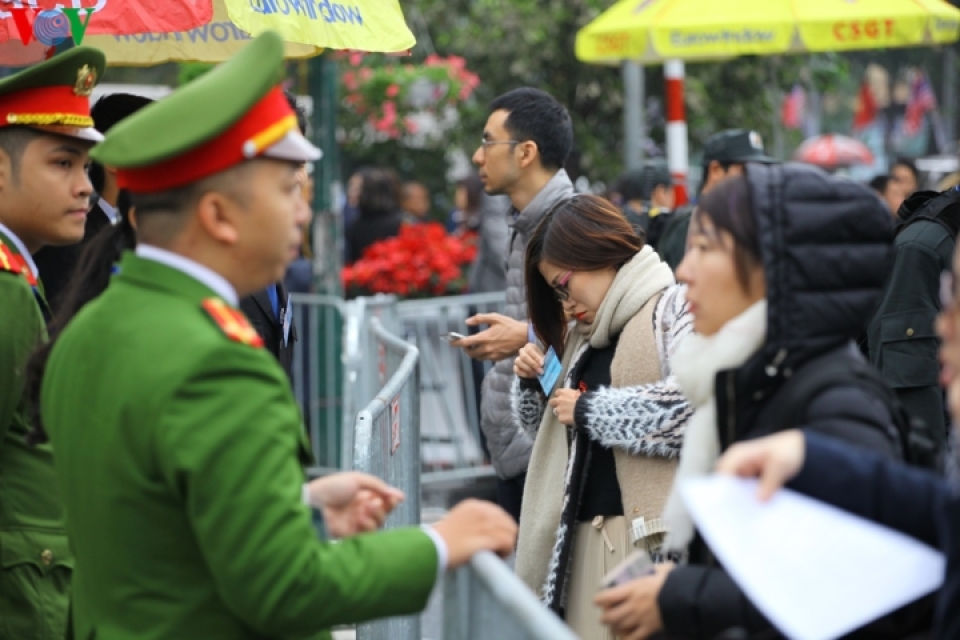 ha noi ron rang co hoa don mung hoi nghi thuong dinh my trieu