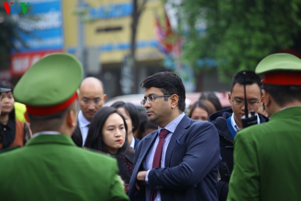 ha noi ron rang co hoa don mung hoi nghi thuong dinh my trieu