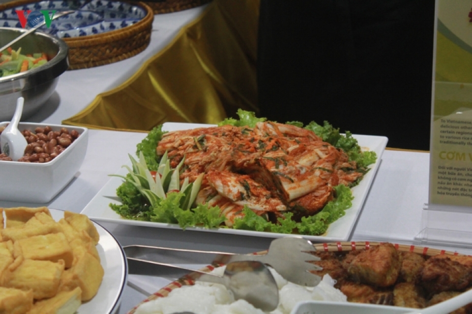 am thuc viet nam lam nuc long phong vien quoc te dua tin thuong dinh my trieu